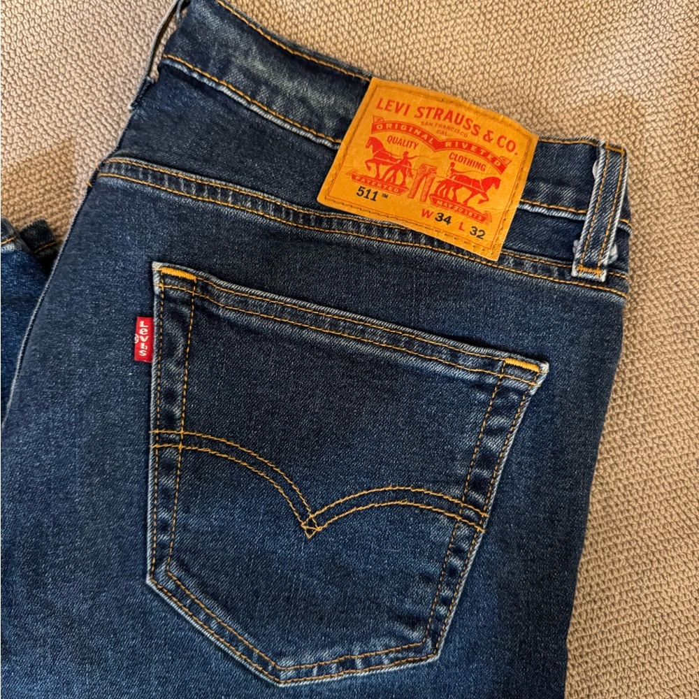 Levi's 511 Jeans - Picture 2 of 3